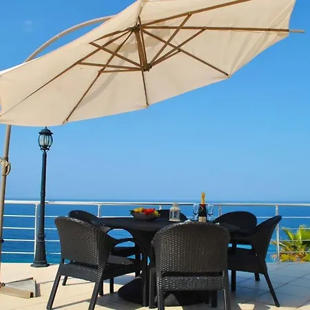 Villa Sunset With Spacious Private Pool Area, Plus, Bbq, Wifi Internet Tv *