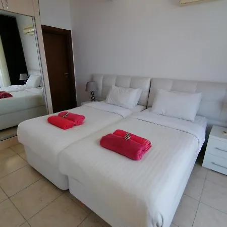 Villa Sunset With Spacious Private Pool Area, Plus, Bbq, Wifi Internet Tv Villa